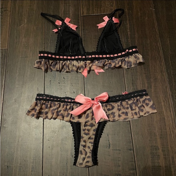 Trashy Lingerie Viola Leopard Print Ruffle Set - Picture 7 of 11